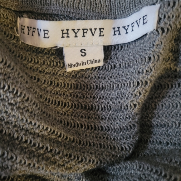 Hyfve boutique cropped gray sweater - Picture 7 of 8
